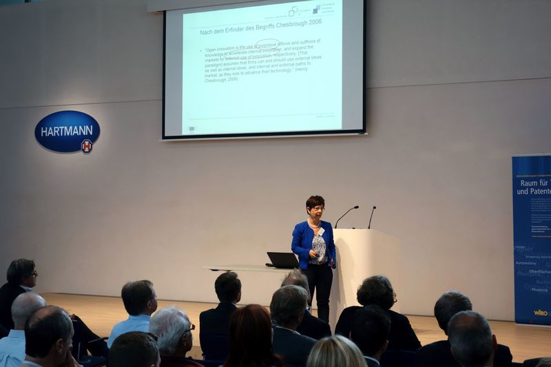 Bild von der INGENIA ®-Fachtagung 2017 in Heidenheim bei der PAUL HARTMANN AG - Referentin Dr. Petra Püchner